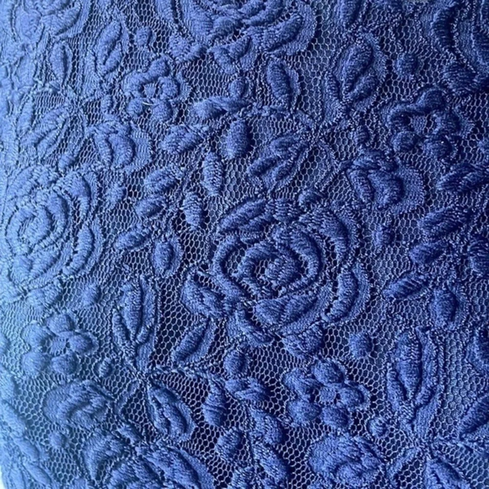 Laundry dress by Shelli Segal size small Los Angeles navy blue lace